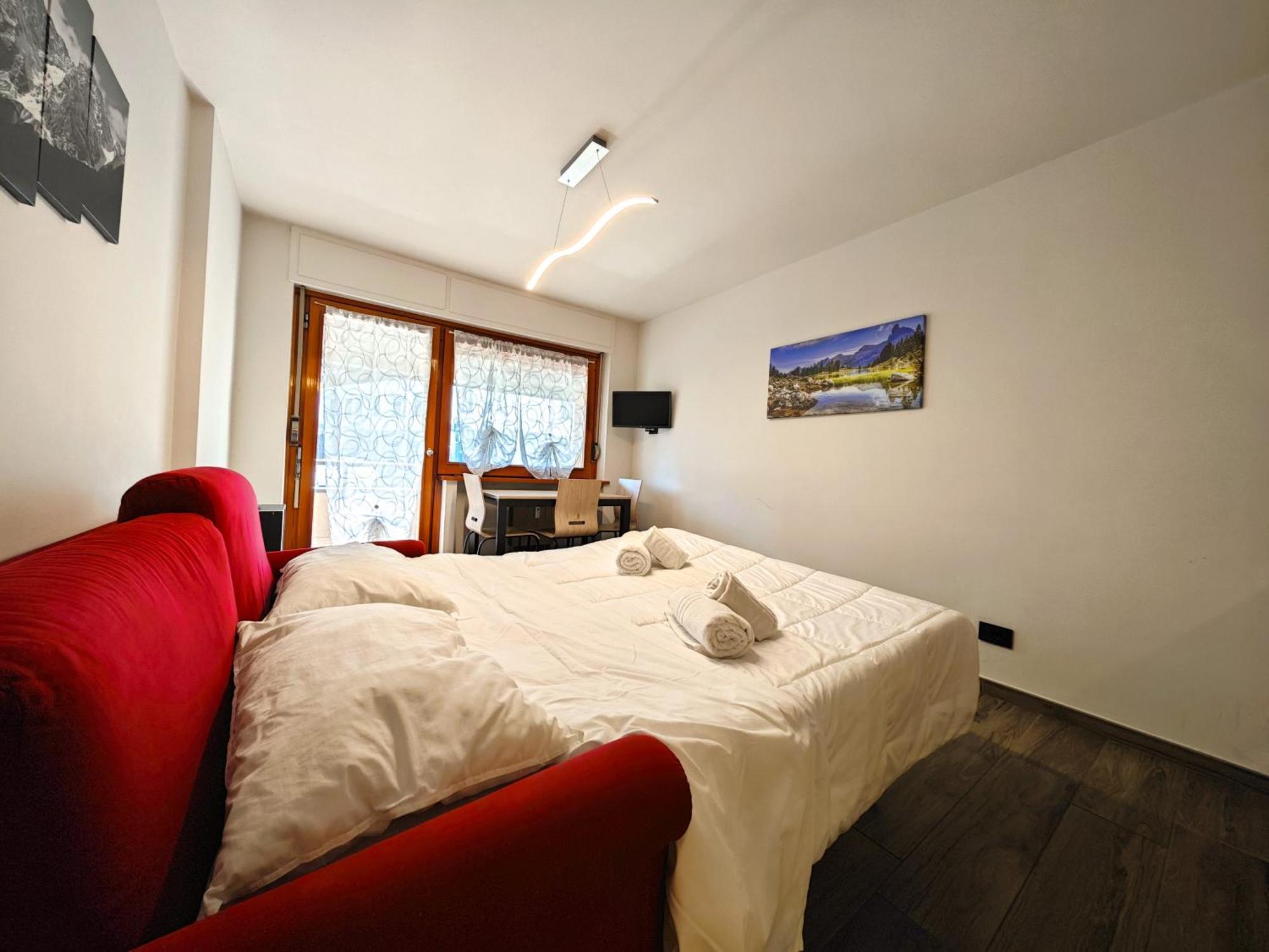 Hostdomus - City Center Apartment 塞斯特雷 外观 照片