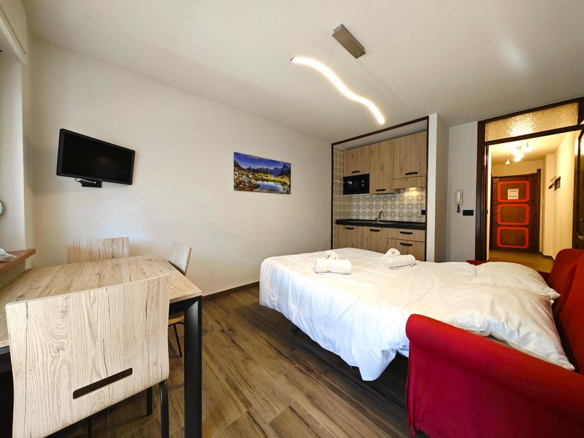 Hostdomus - City Center Apartment 塞斯特雷 外观 照片